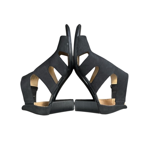 Naturalizer Black Leather Open Toe Sandals Size 8 - Picture 3 of 5